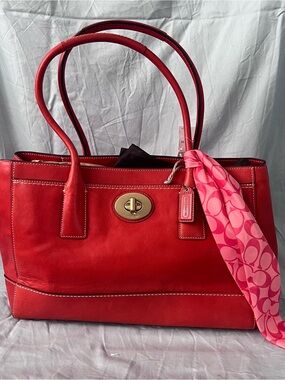 Coach Hamptons Madeline Shoulder Carryall Geranium with Signature Scarf